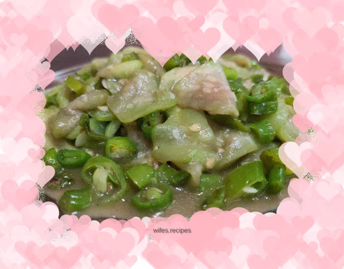 Stir-fried loofah with pepper