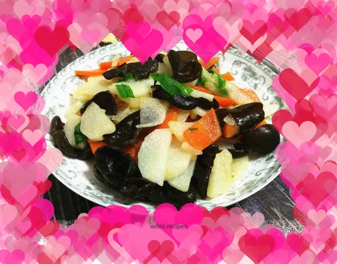 Fried black fungus with yam