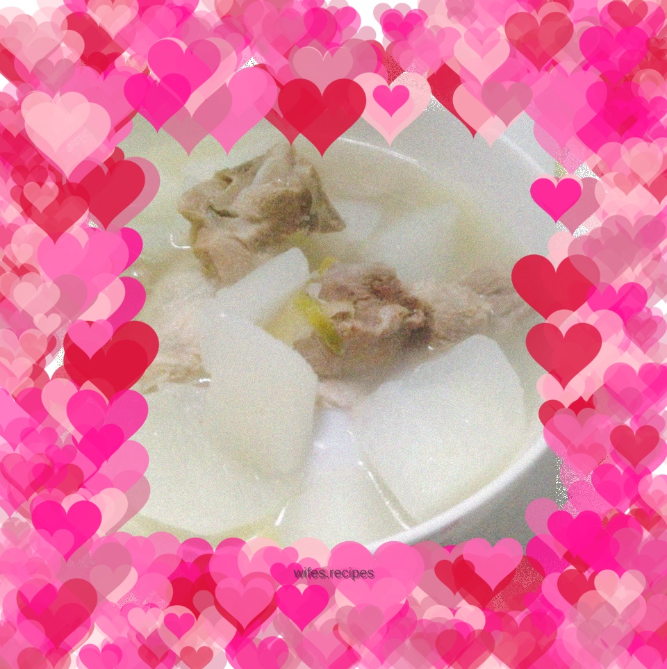 Radish pork ribs soup
