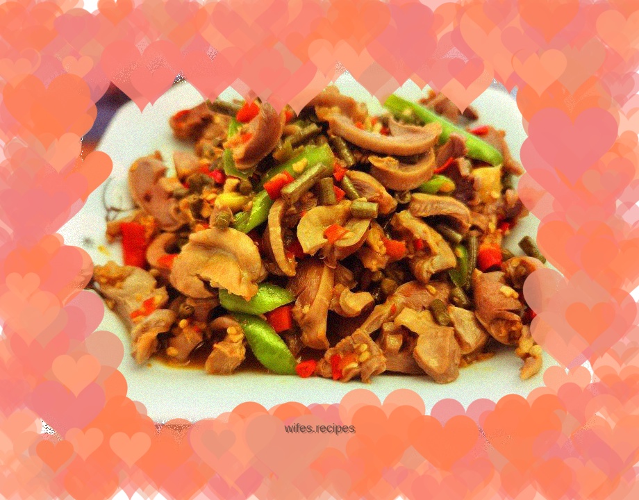 Stir-fried chicken gizzards with pickled beans