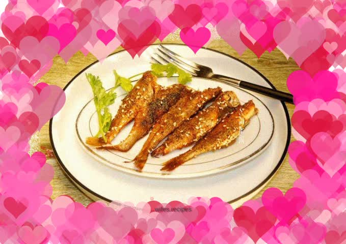 Pan-fried small yellow croaker