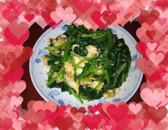 Spinach mixed with clams