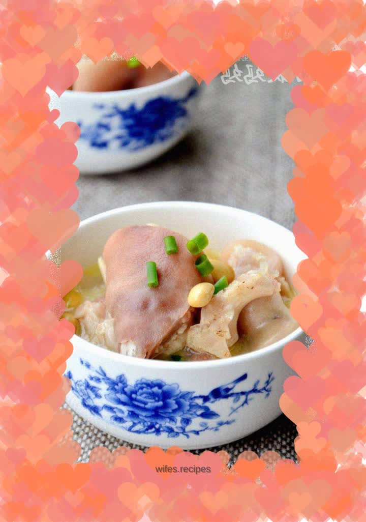 Soybean and pig's trotters soup