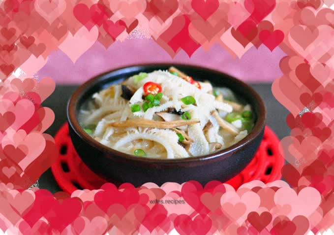 Beef scallops in soup