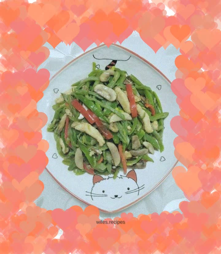 Stir-fried shredded beans with mushrooms