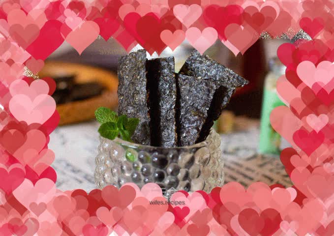 The charming sesame-filled seaweed