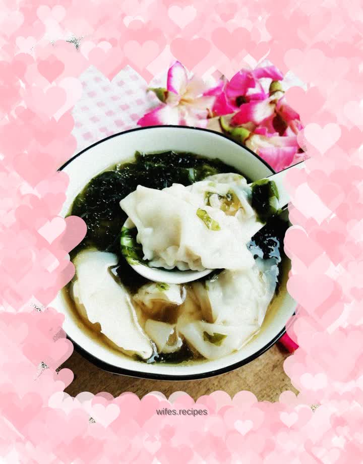 Wontons stuffed with three kinds of fresh food