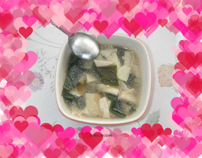 Tofu skin and seaweed soup