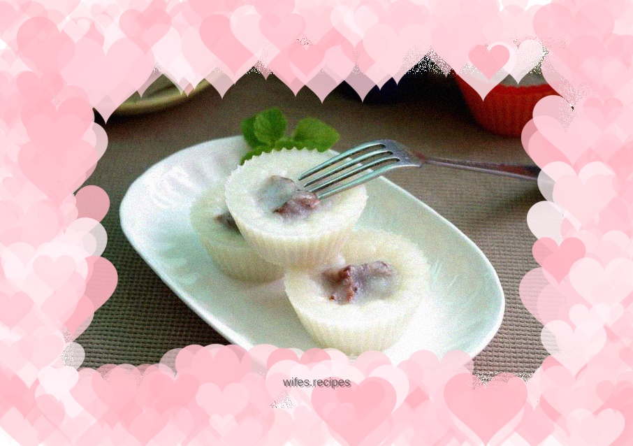 Rice cake with bean paste and milk