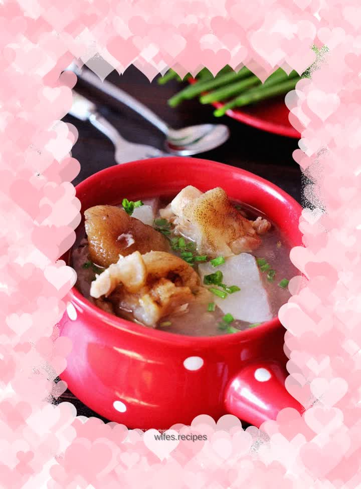 Stewed Pork Knuckles with White Radish