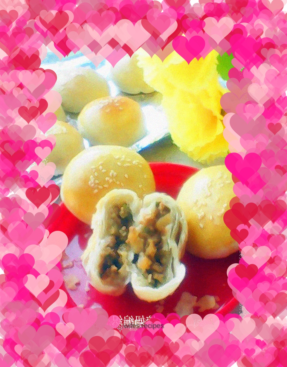 Su-style pickled mustard and fresh meat mooncakes