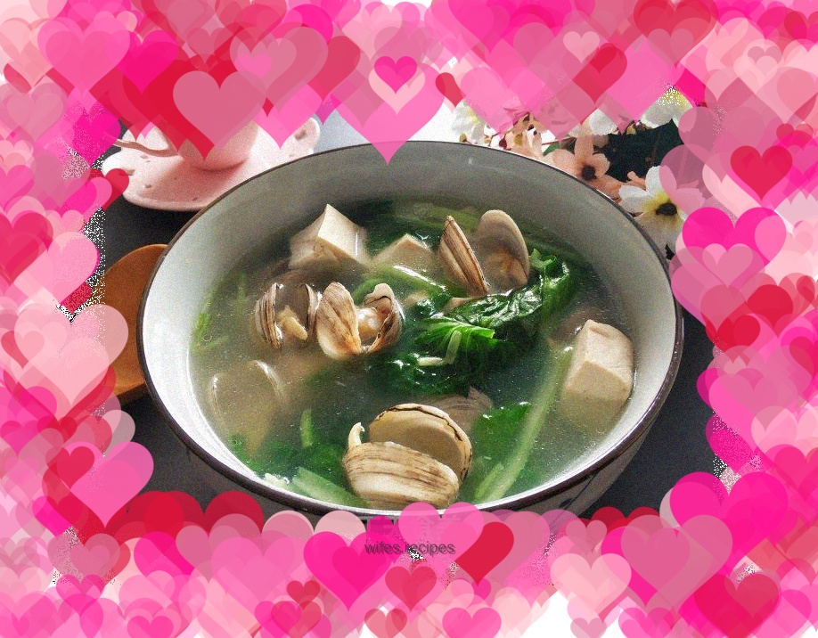 Cabbage, clams and tofu soup