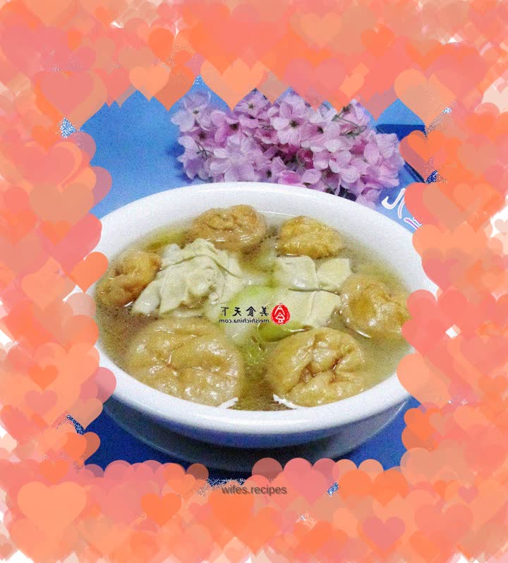 Oily gluten and meat noodles with night blossom soup