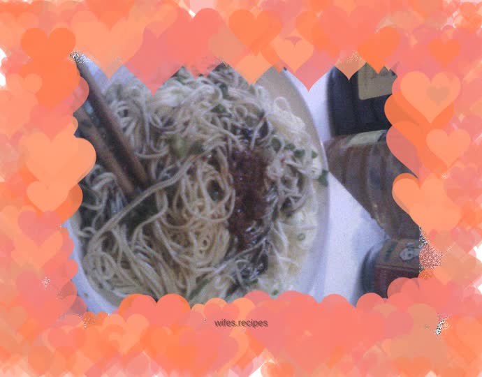 Homemade hot dry noodles