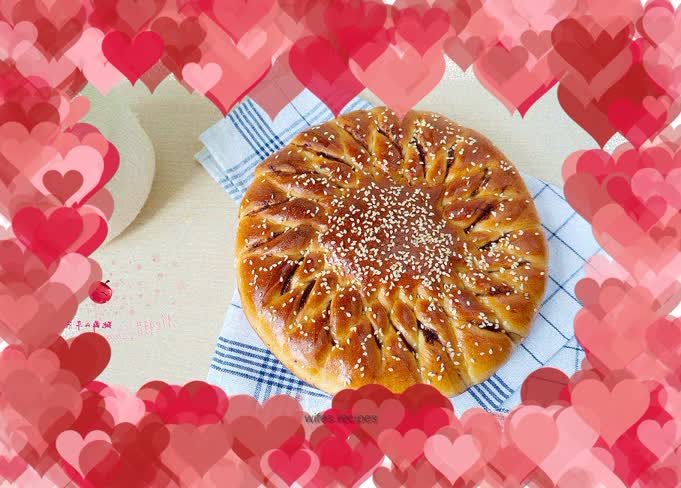 Hand-shredded Strawberry Jam Twisted Bread