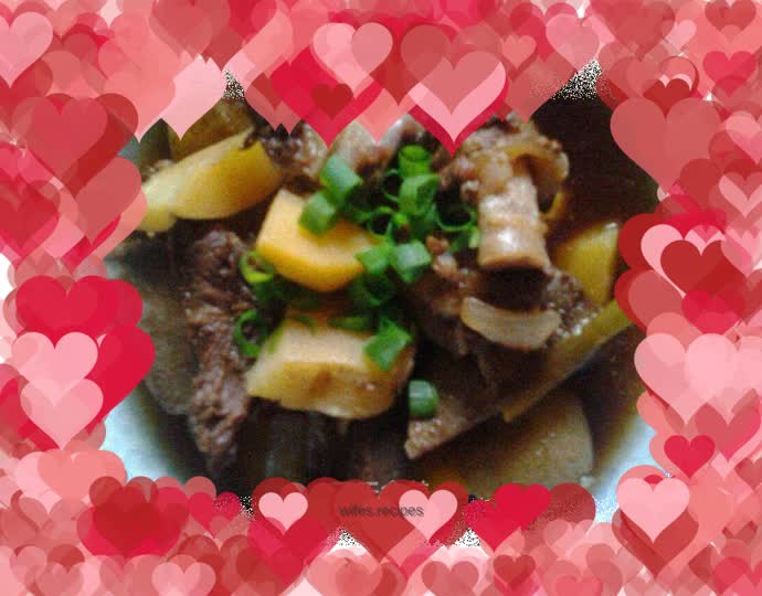 Steak stewed with potatoes