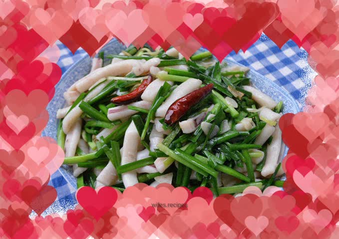 Fried squid with chives