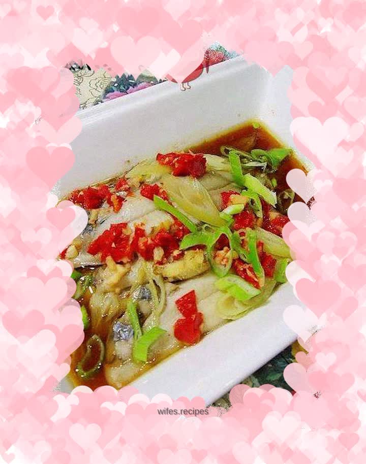 Steamed tongue fish with chopped pepper