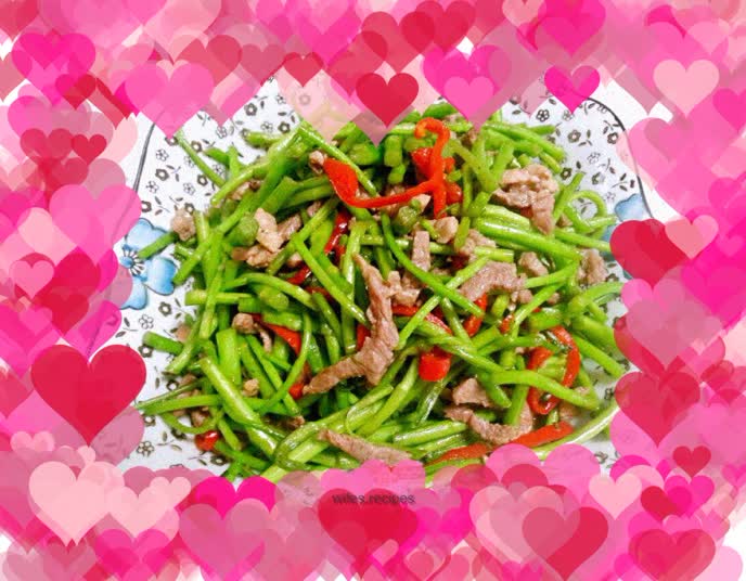 Stir-fried Shredded Pork with Artemisia