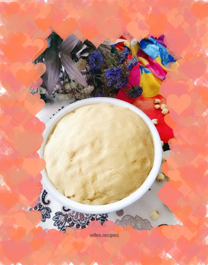 Homemade lotus paste filling