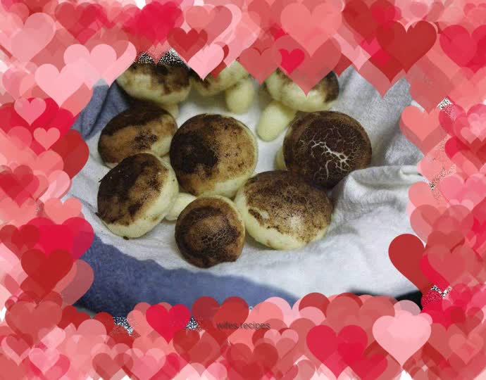 Mushroom and bean paste buns