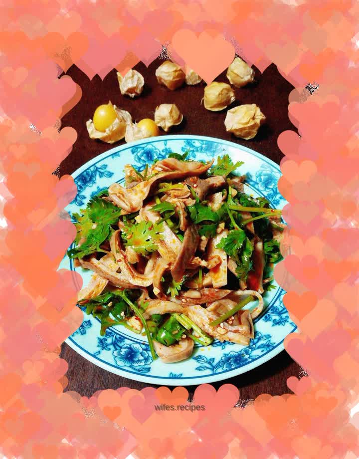 Pork belly with coriander and red oil