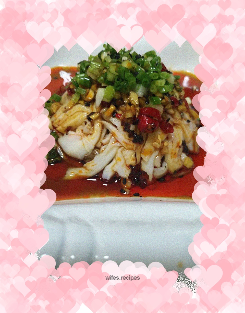 Red oil cold shredded king oyster mushroom