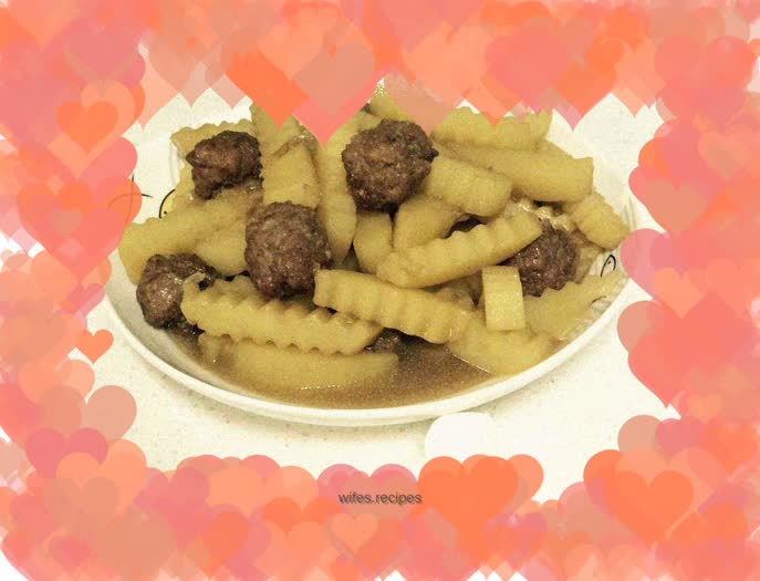 Wavy potato braised meatballs