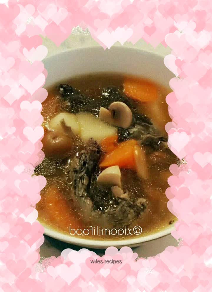 Black-bone chicken warm palace soup