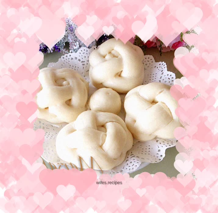 Big hydrangea steamed buns