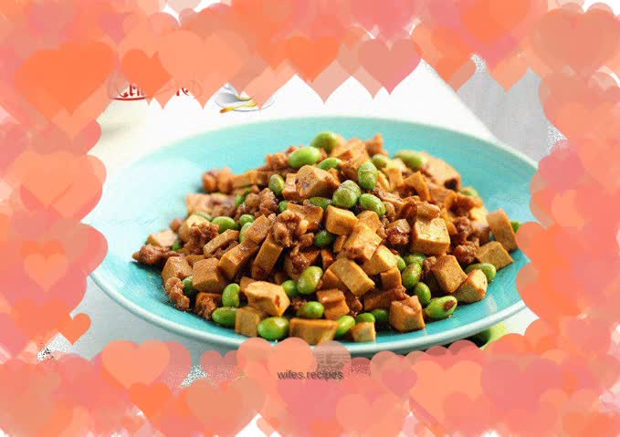 Stir-fried edamame rice with minced meat and dried seeds
