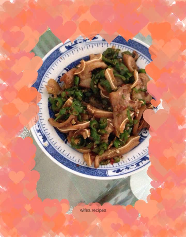 Green pepper pig ears
