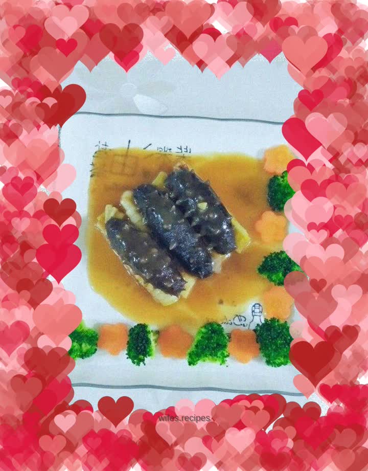 Homemade sea cucumber roasted with green onions