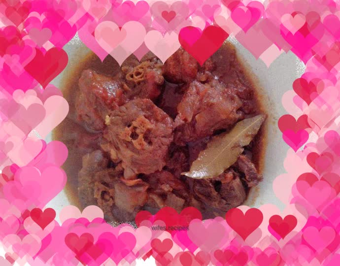 Braised Oxtail with Tomato and Red Wine