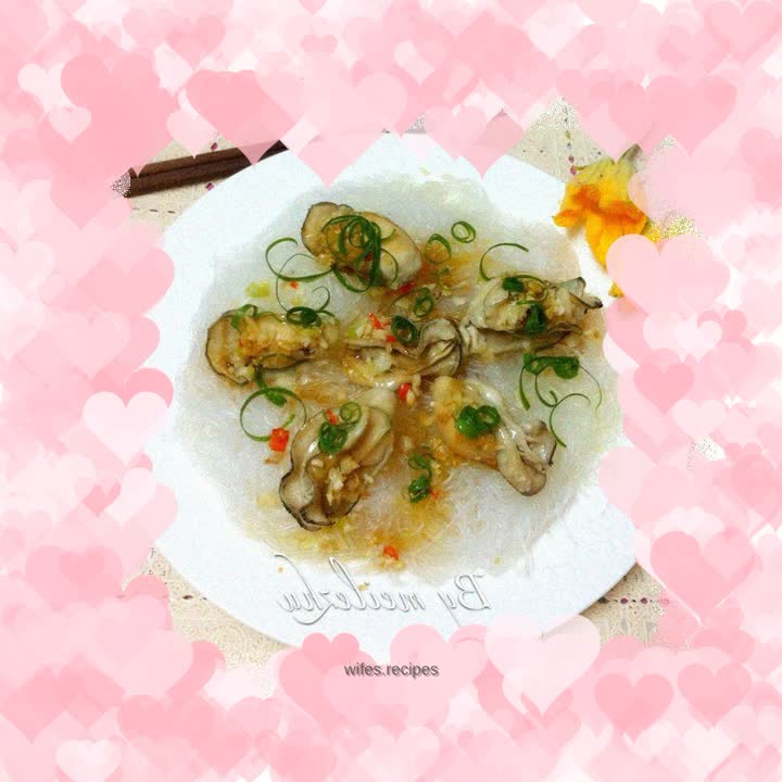 Steamed oysters with garlic vermicelli