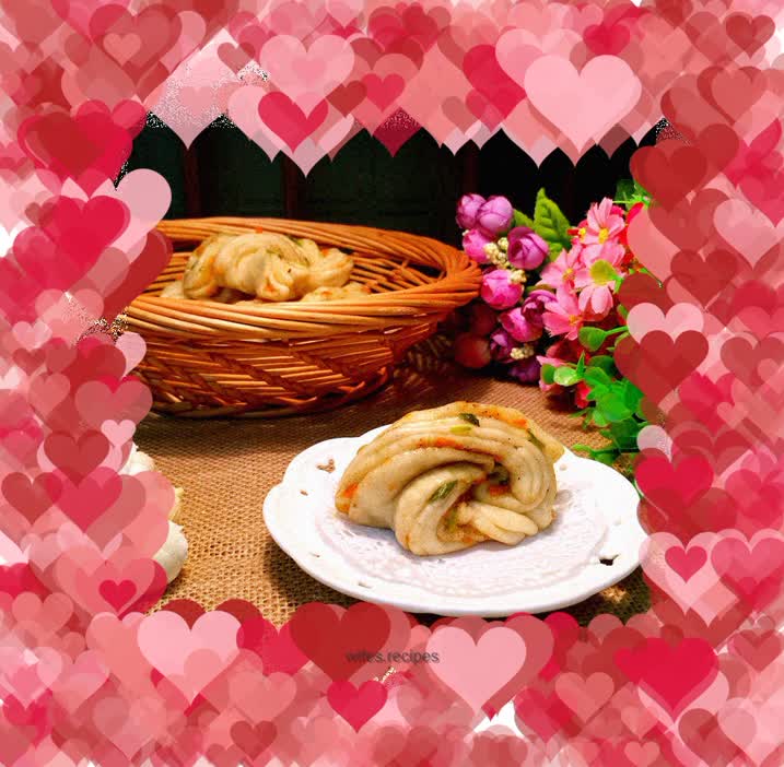 Two-color flower roll