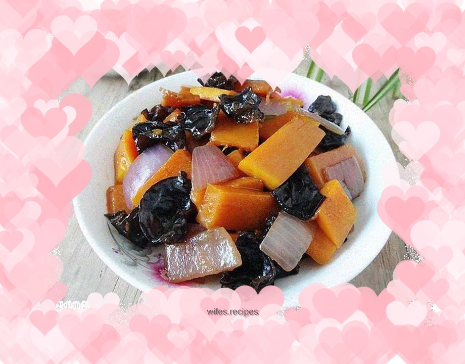 Burnt pumpkin with onions and fungus