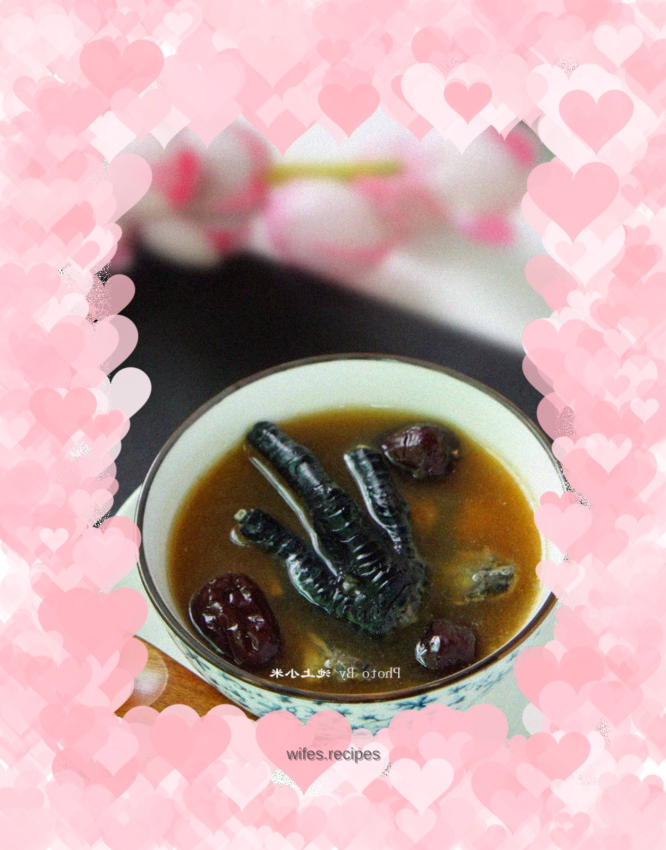 Donkey-hide gelatin stewed black-bone chicken