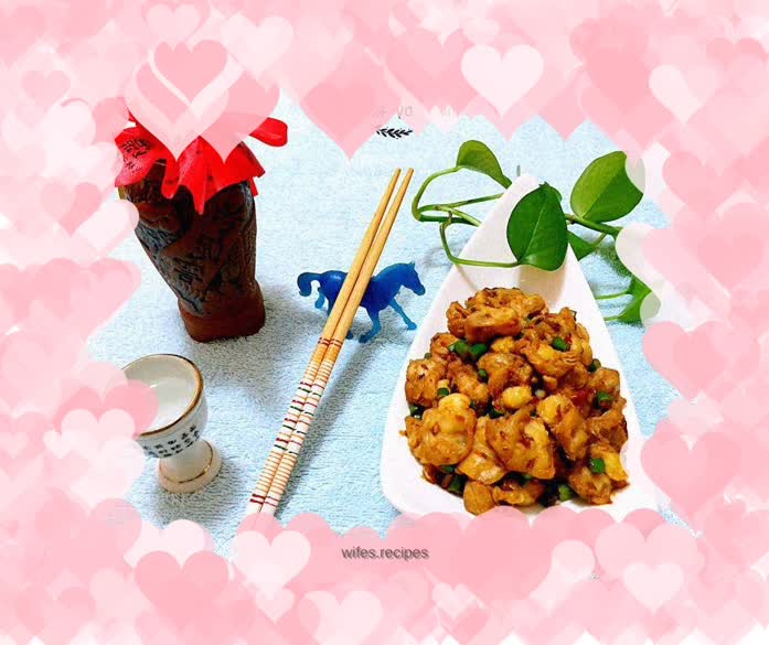 Stir-fried crispy chicken bones with garlic