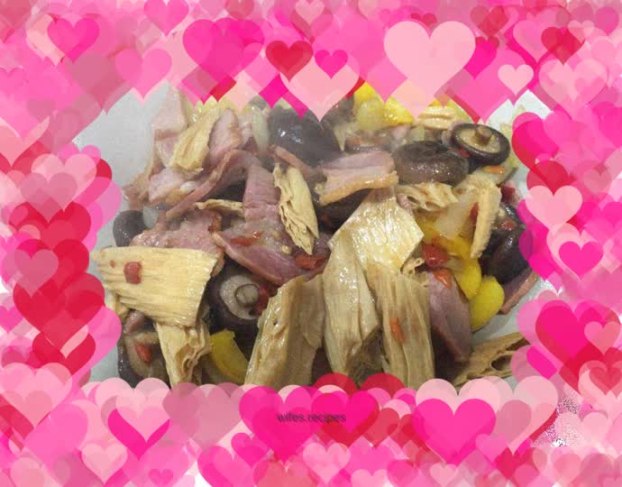 Stir-fried Bacon with Mushrooms and Bean Curd