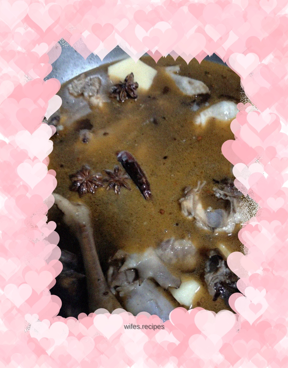 Chicken stewed with potatoes