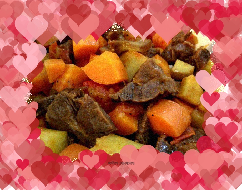 Beef stew with tomatoes and potatoes