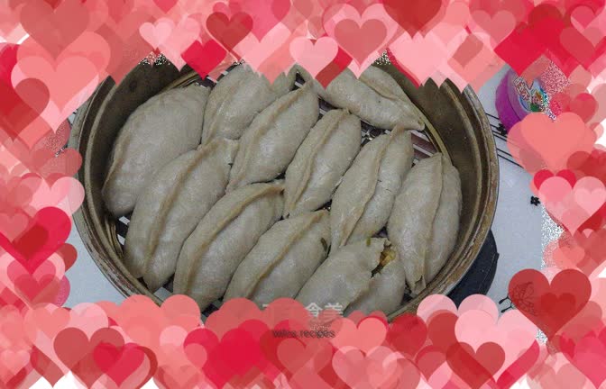 Oatmeal dumplings stuffed with chives and potatoes