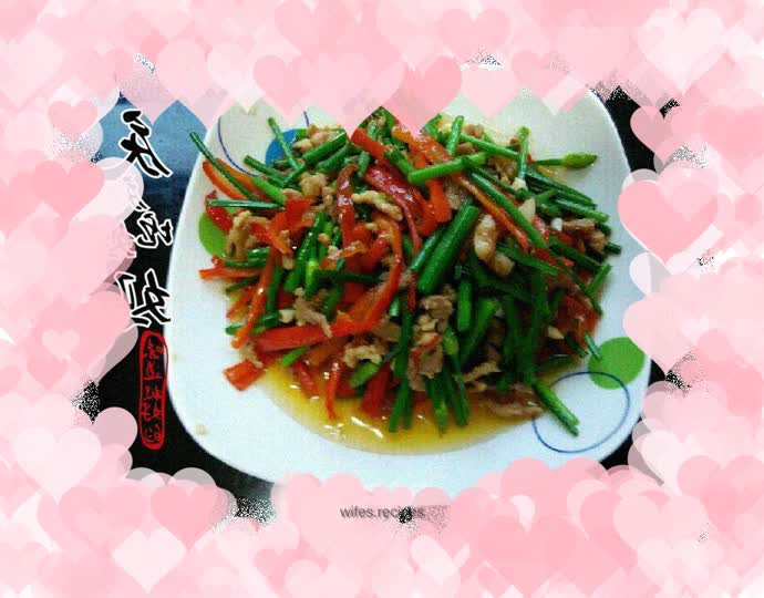 Stir-fried shredded pork with chive flowers