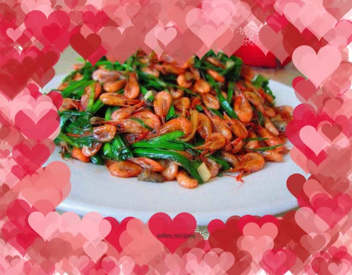 Stir-fried river shrimp with leeks