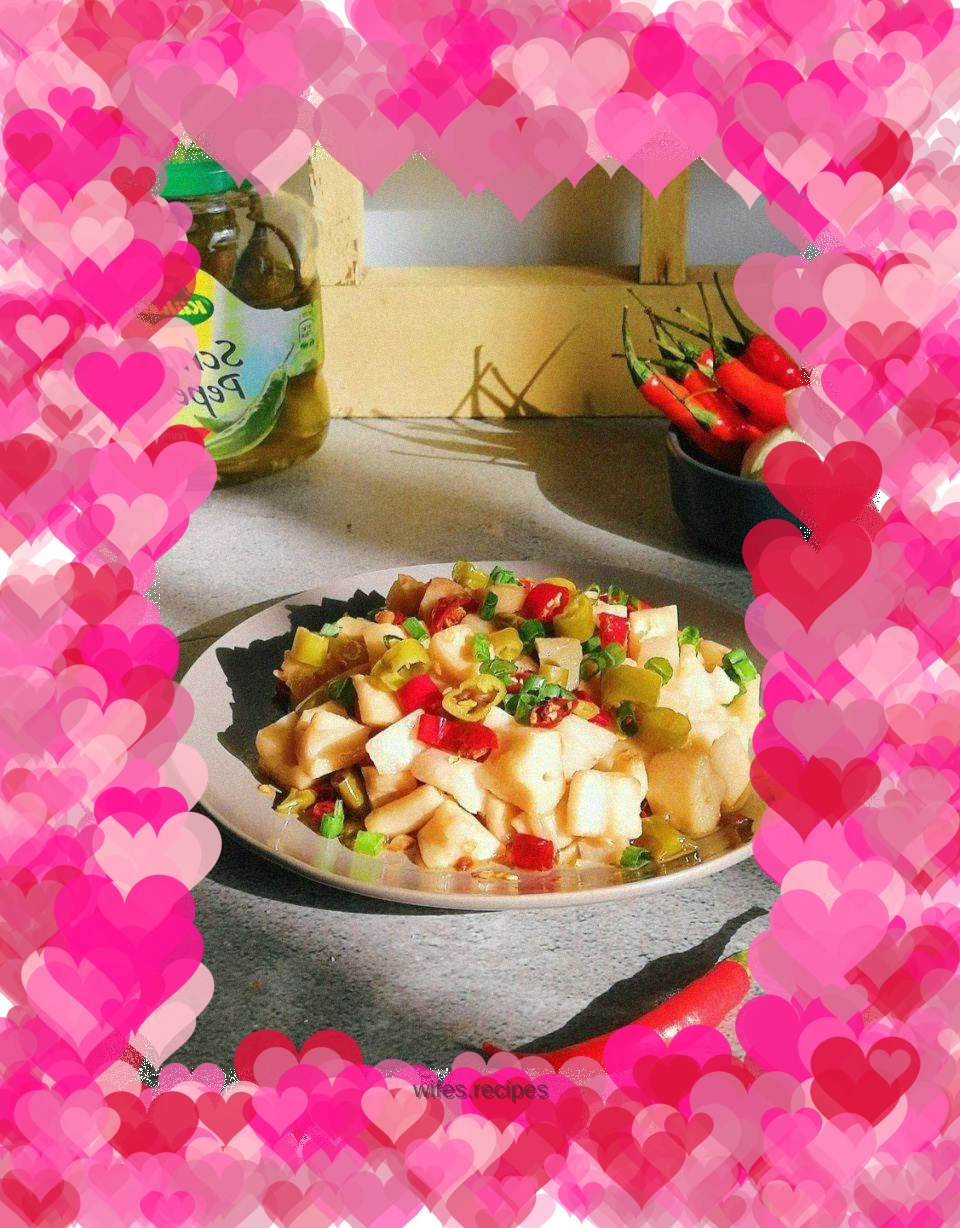 Spicy and sour lotus root diced, delicious with rice