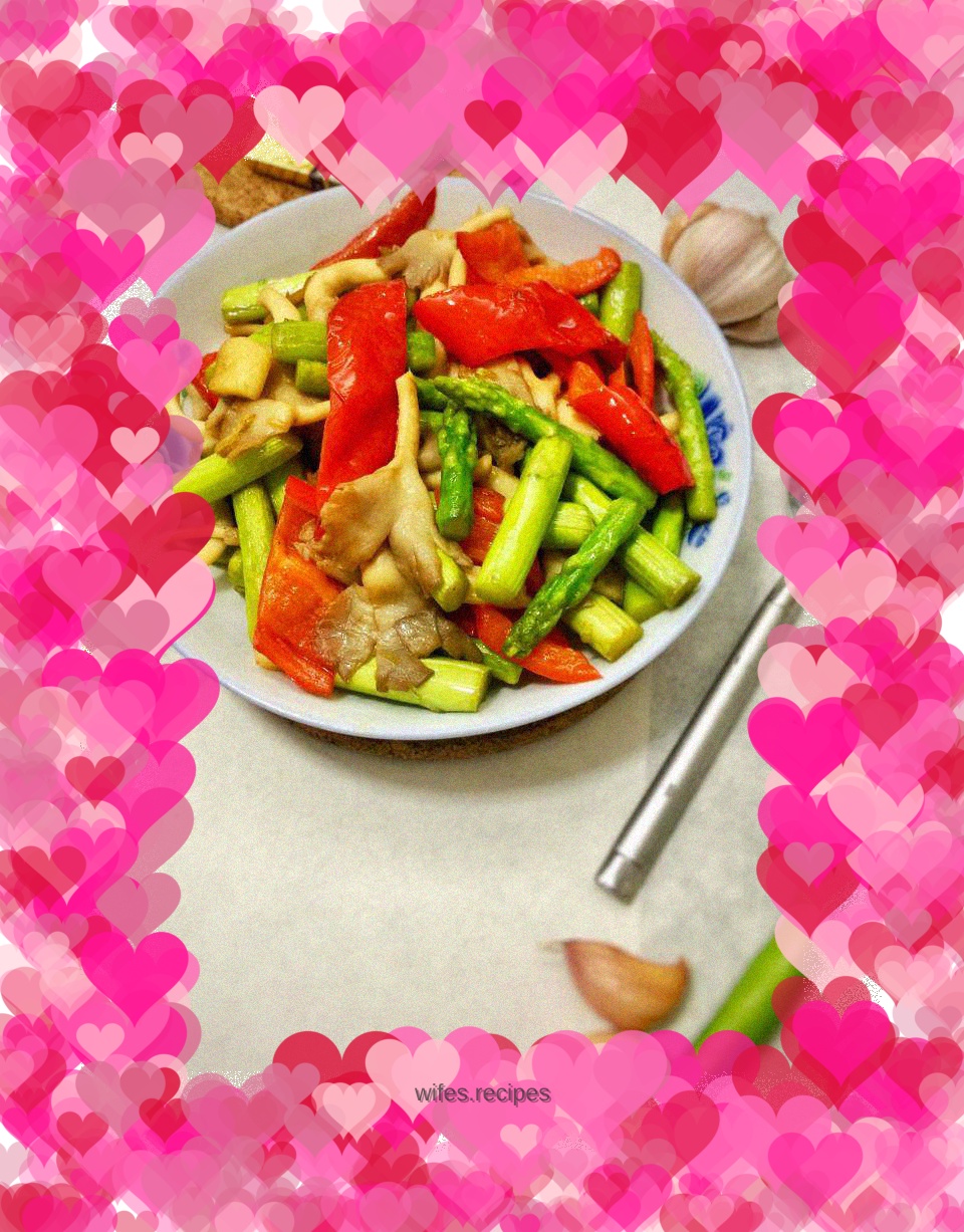 Sautéed Mushrooms with Red Pepper and Asparagus