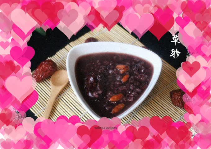 Red bean, red date, wolfberry and black rice porridge