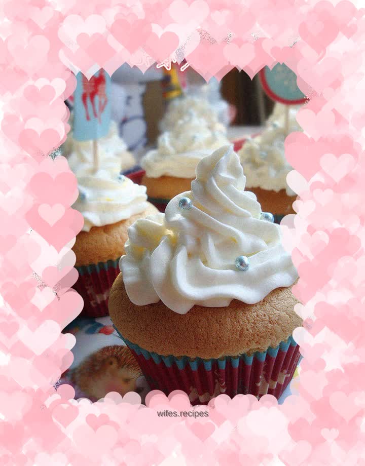 Christmas Cream Cake