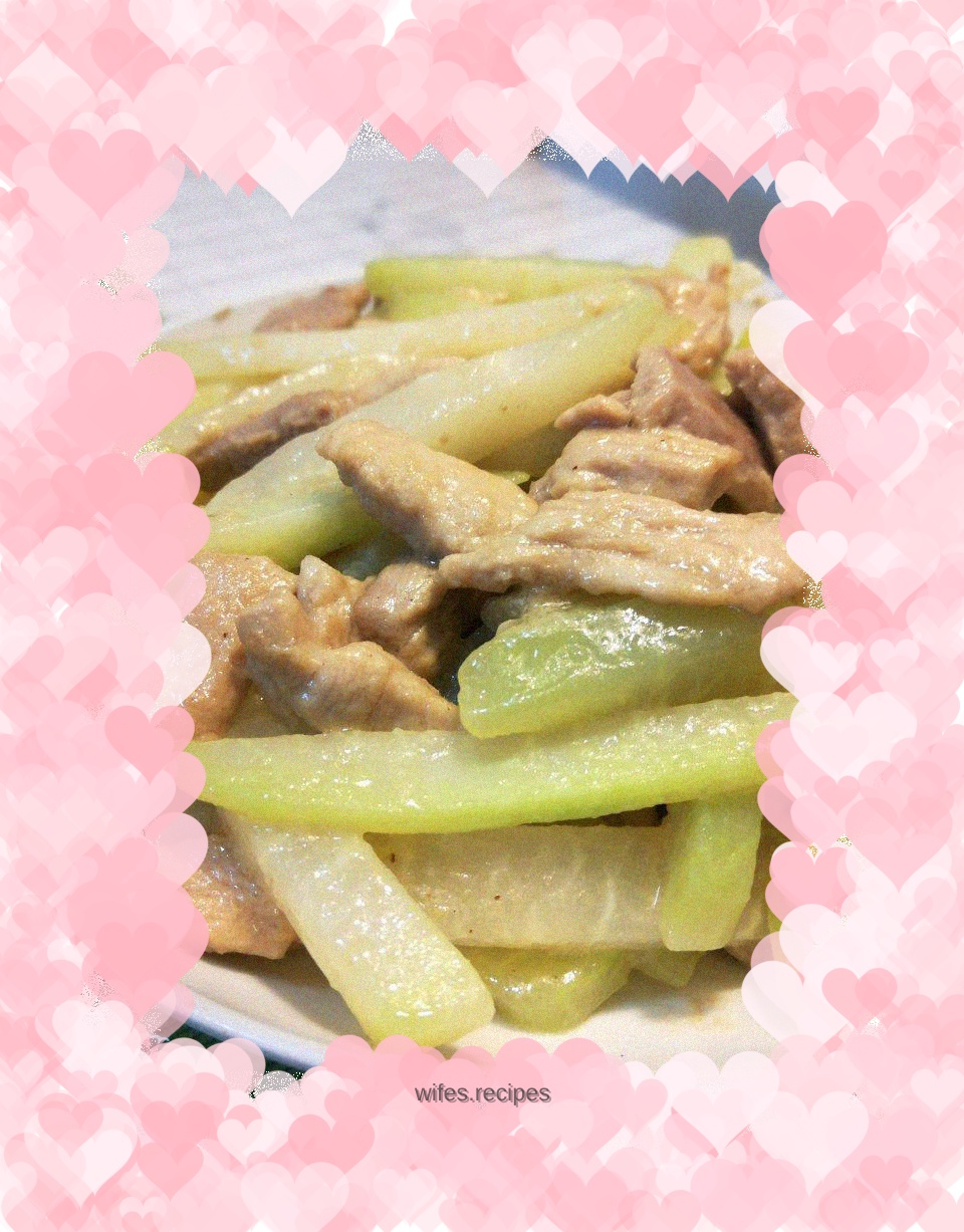 Stir-fried kohlrabi with lean meat